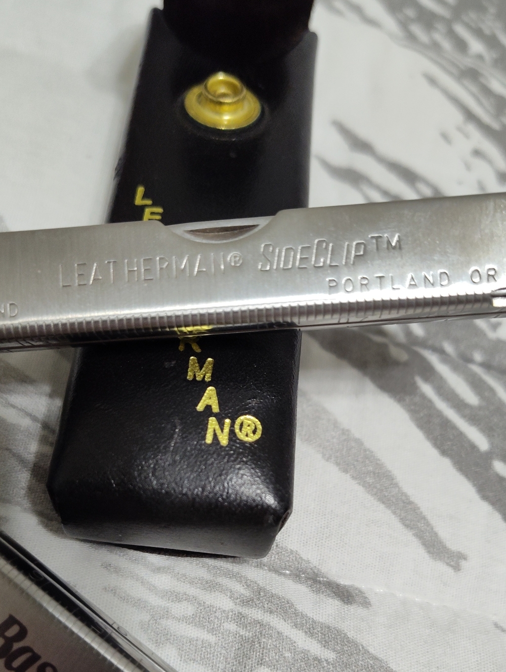 Leatherman SideClip Multi-Tool w/Black Leather Sheath (Retired) - Picture 3 of 7